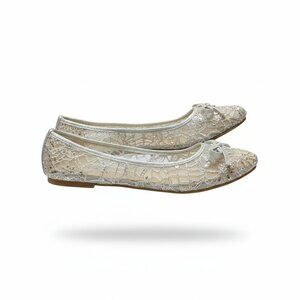 The Elegant Everyday Flat